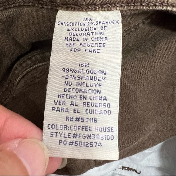 Faded Glory Brown Capri - Picture 5 of 5